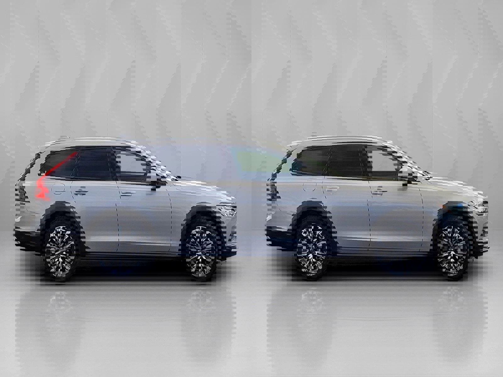 Certified 2025 Volvo V90 B6 Cross Country Plus image 7