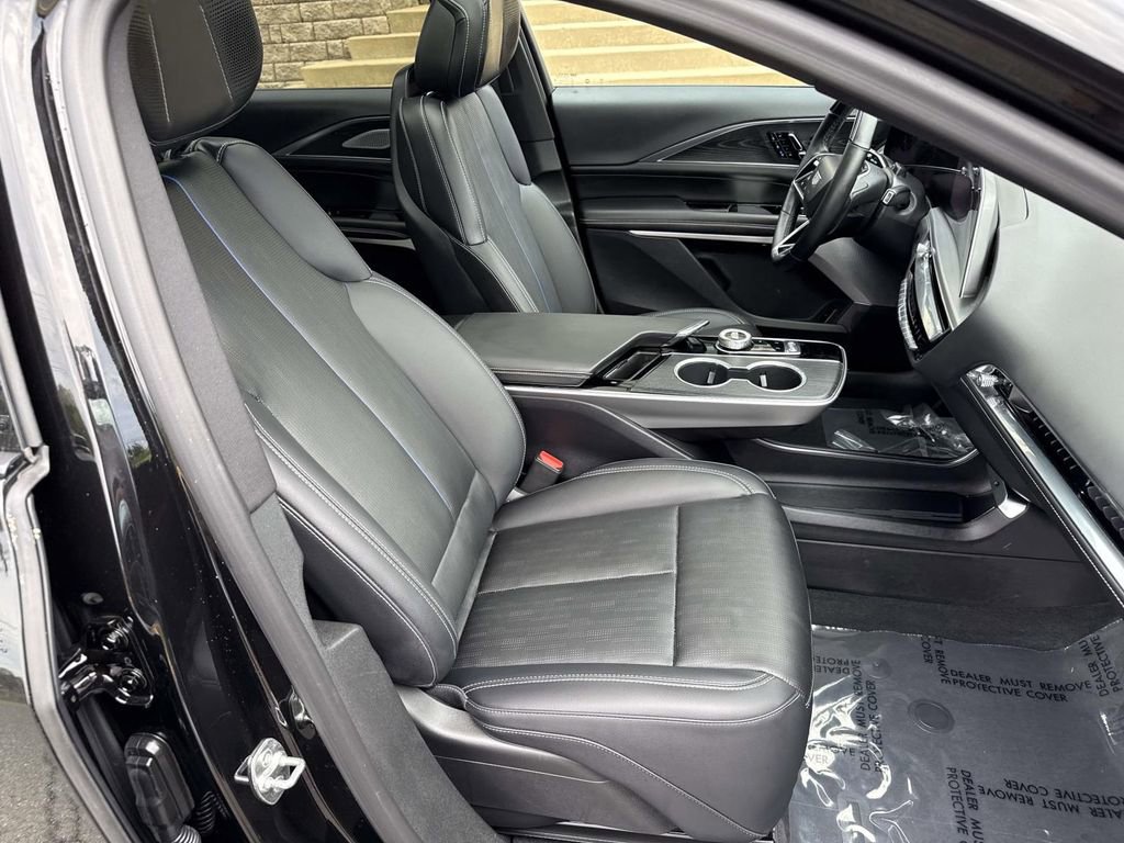 Used 2025 Cadillac Lyriq Luxury w/ LPO, Floor Liner Package image 7
