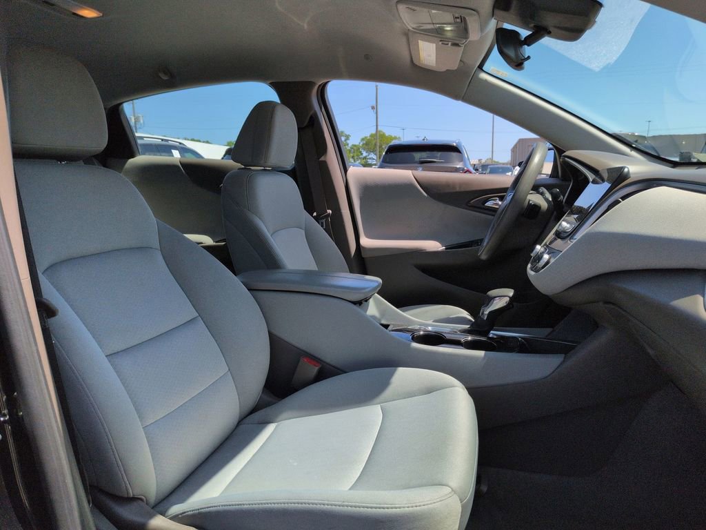 Used 2024 Chevrolet Malibu LT image 28