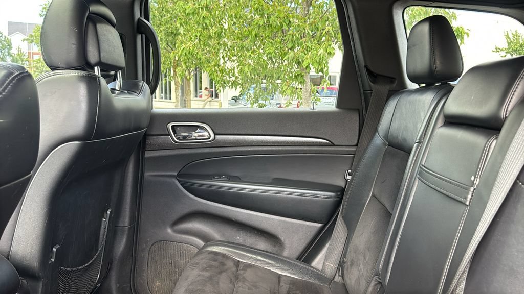 Used 2017 Jeep Grand Cherokee Altitude AWD/4WD image 30