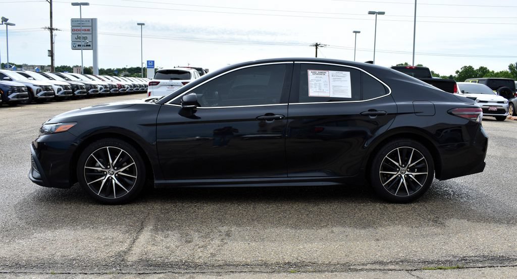 Used 2023 Toyota Camry SE FWD image 5