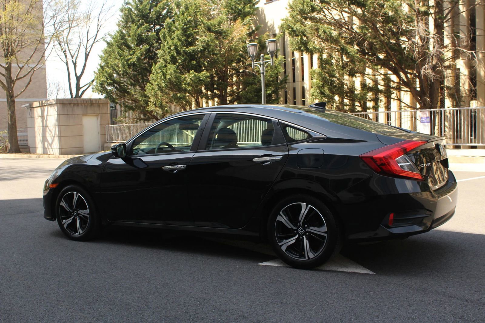Used 2016 Honda Civic Touring image 9