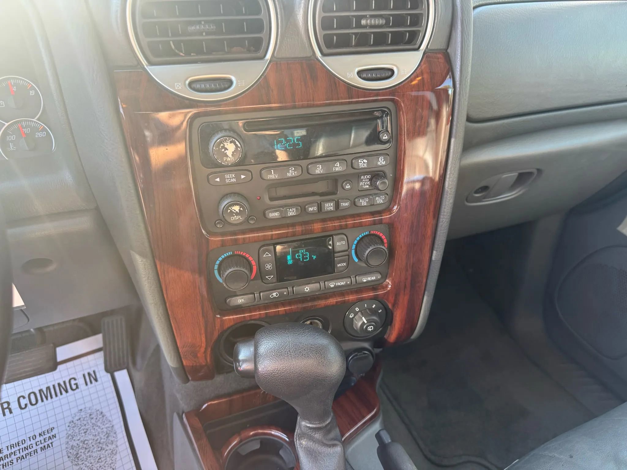 Used 2004 GMC Envoy SLT image 12