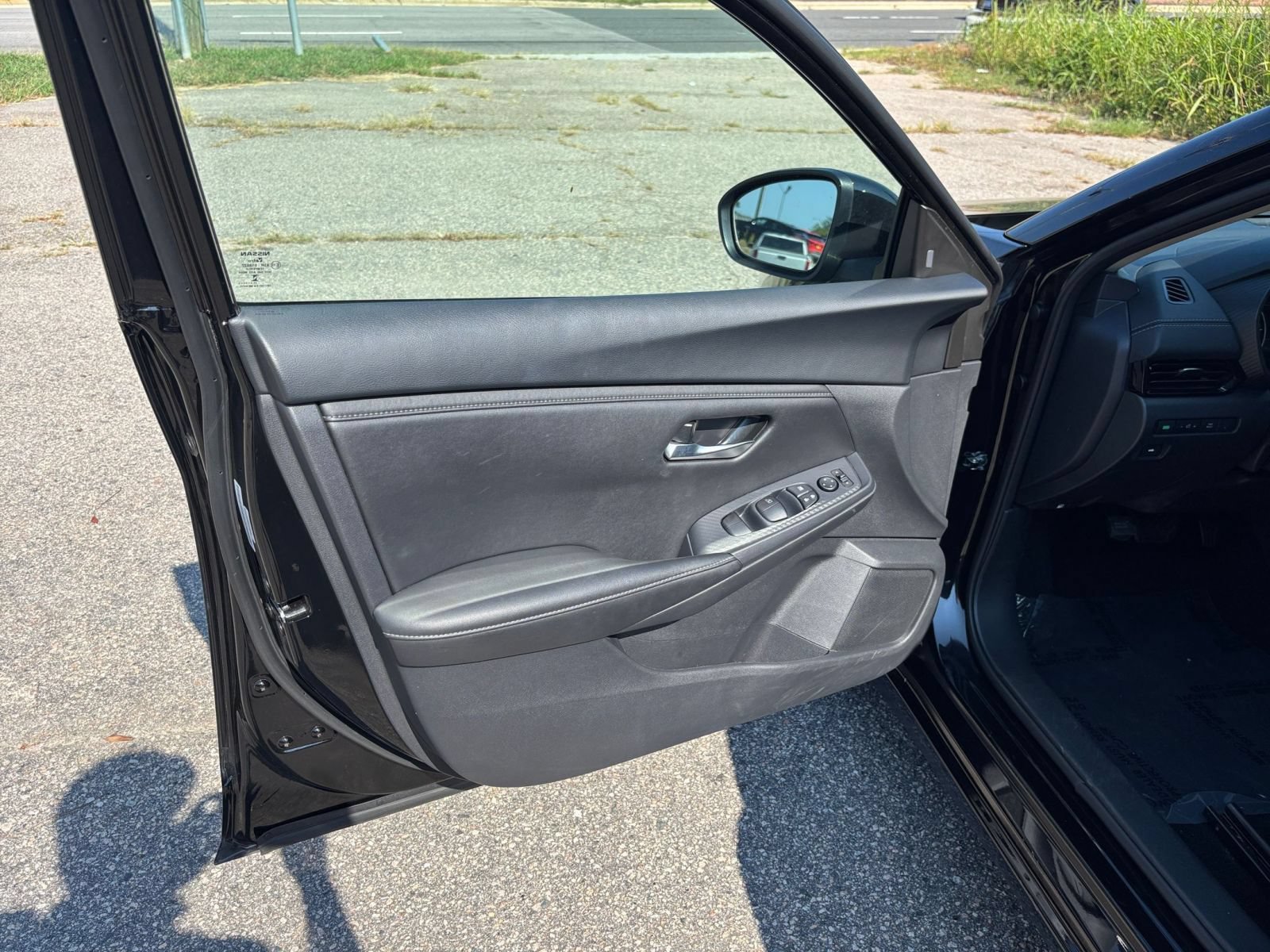 Used 2025 Nissan Sentra SV FWD image 18