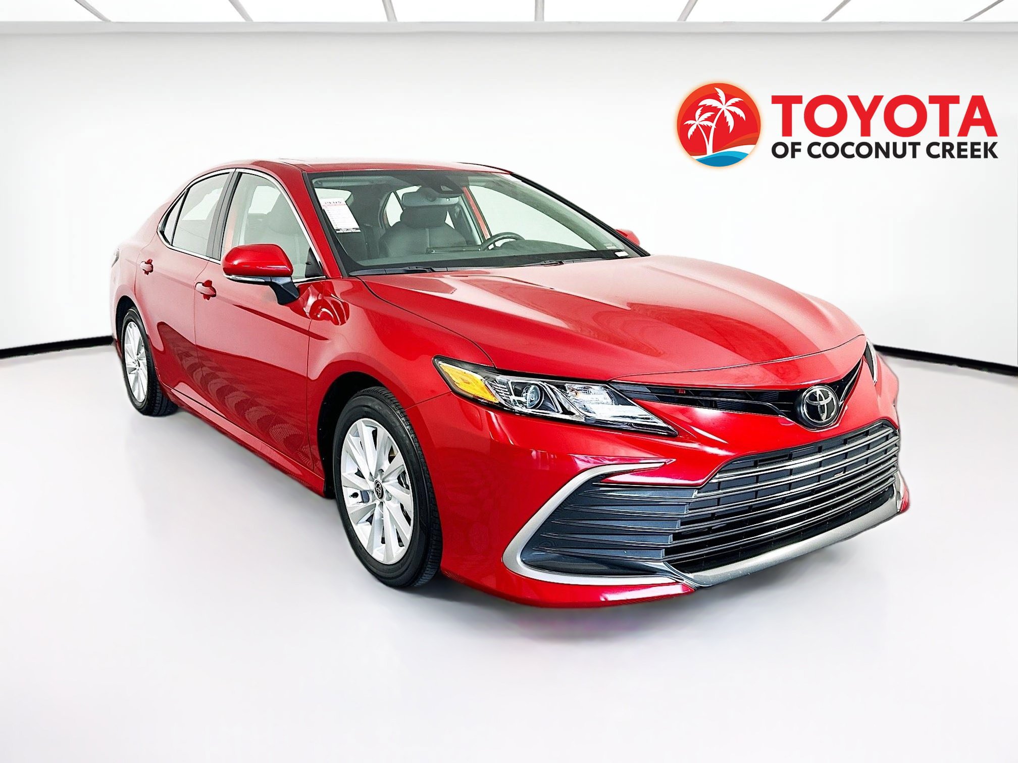 Used 2024 Toyota Camry LE w/ Convenience Package FWD image 1