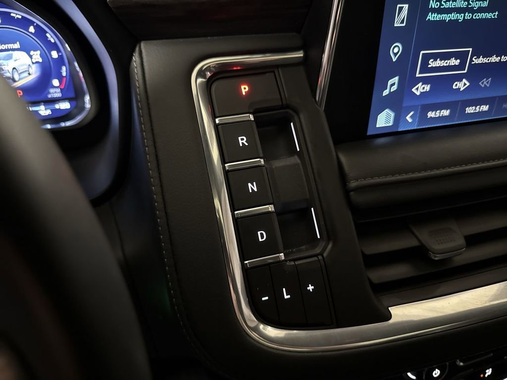 Used 2023 Chevrolet Tahoe Z71 w/ Luxury Package image 17