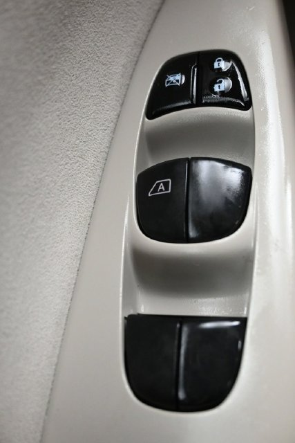 Used 2013 Nissan Sentra SL w/ Premium Pkg FWD image 25