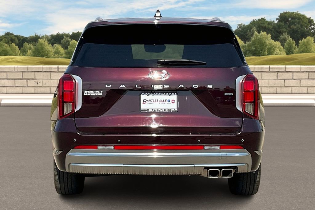 Used 2024 Hyundai Palisade Calligraphy image 4
