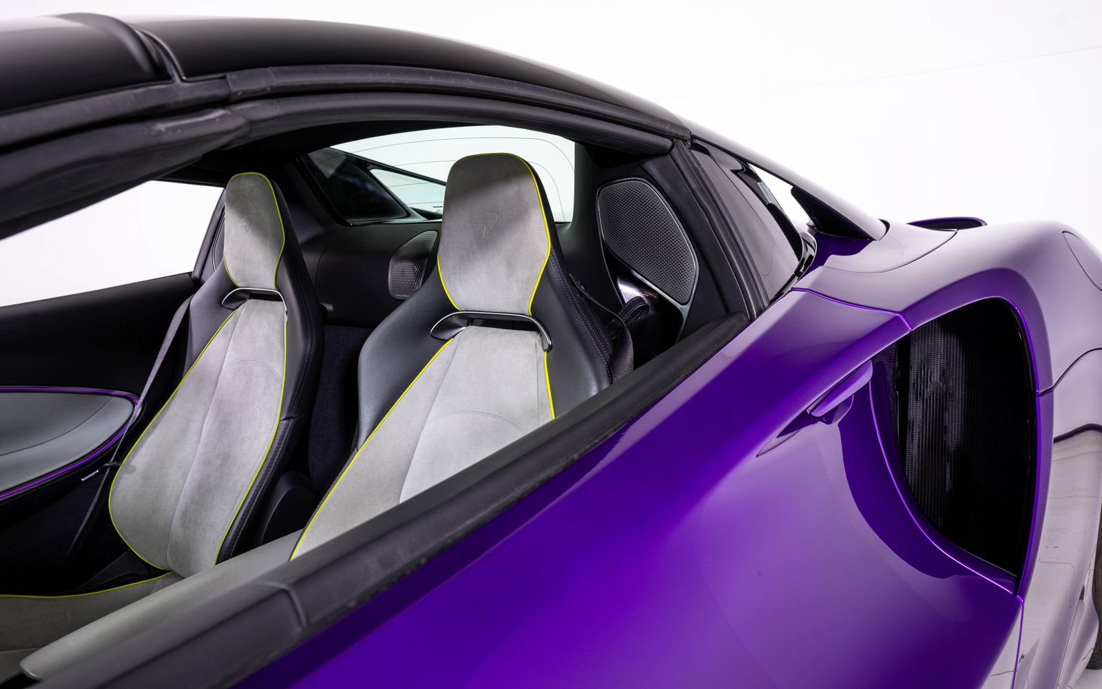New 2025 McLaren Artura Spider RWD image 15