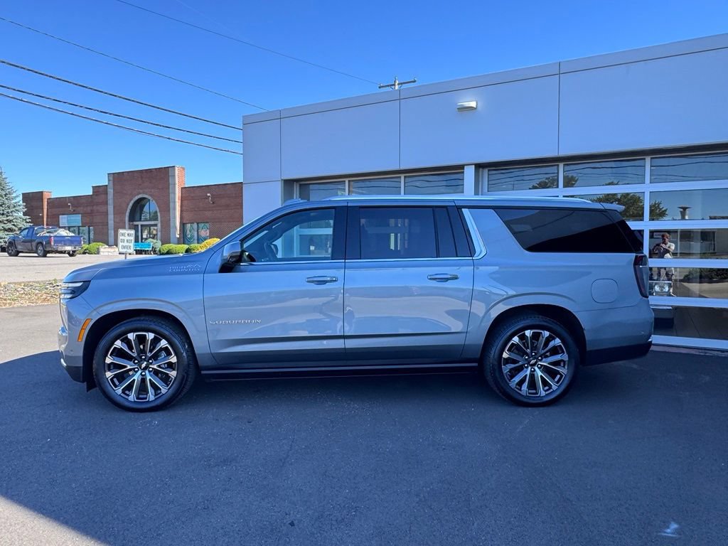 Used 2025 Chevrolet Suburban High Country AWD/4WD image 2