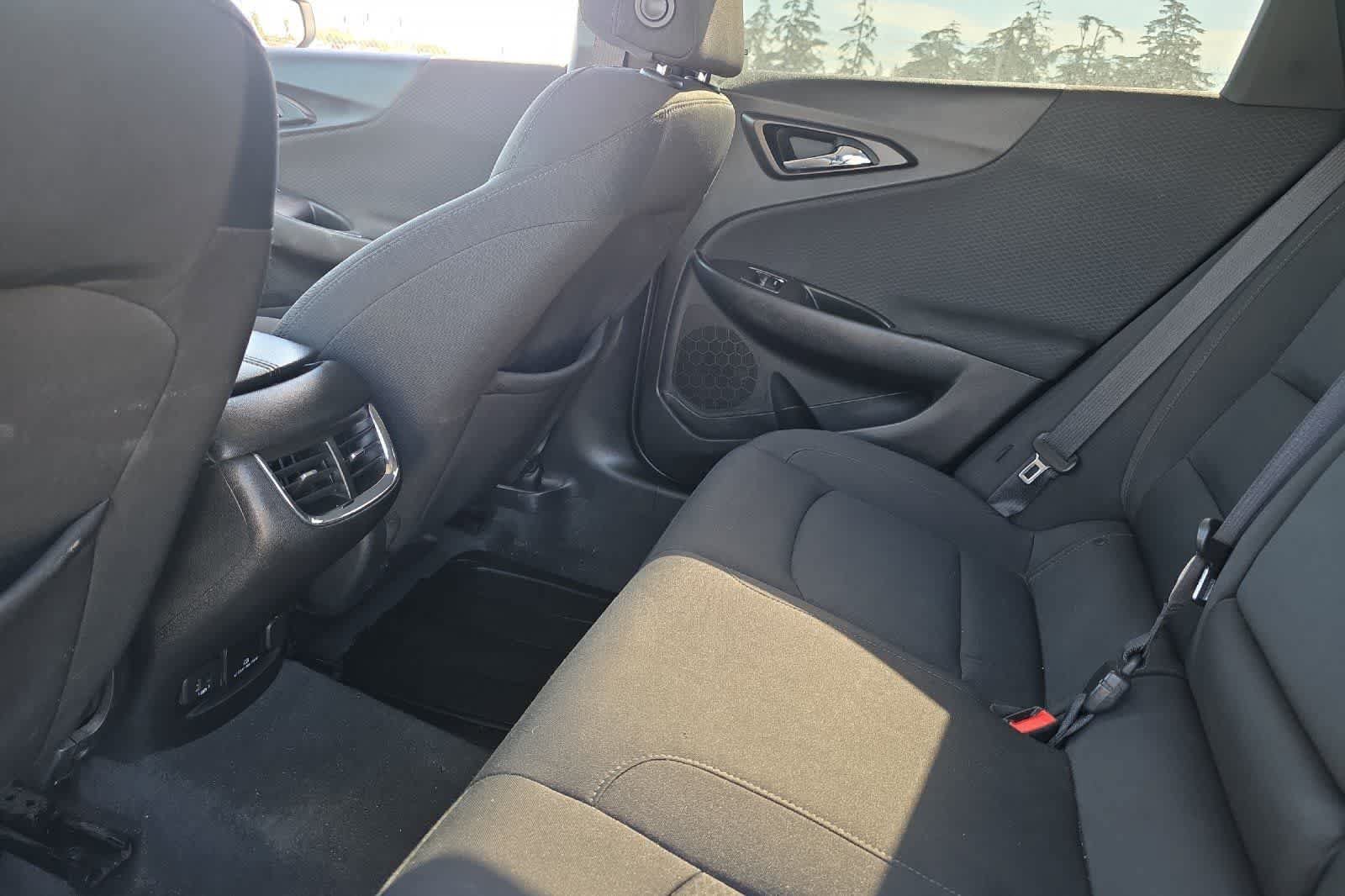 Used 2018 Chevrolet Malibu LT FWD image 5