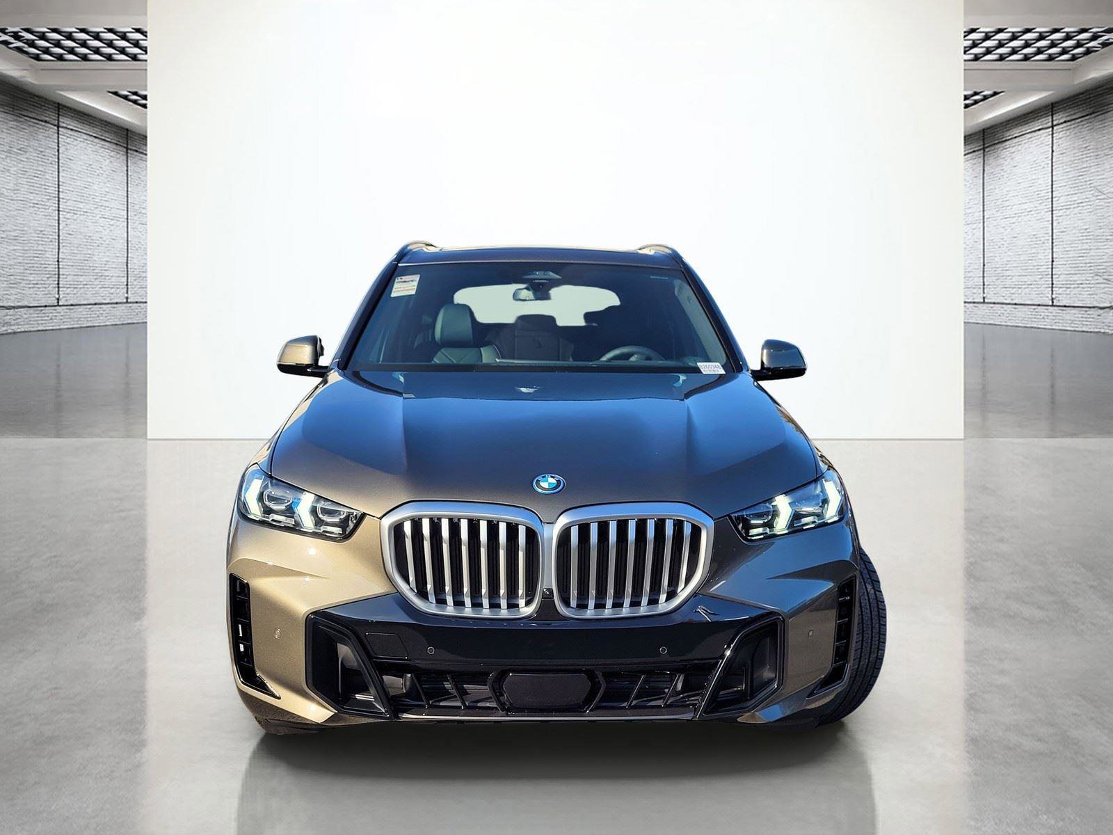 New 2026 BMW X5 xDrive50e w/ M Sport Package AWD/4WD image 3