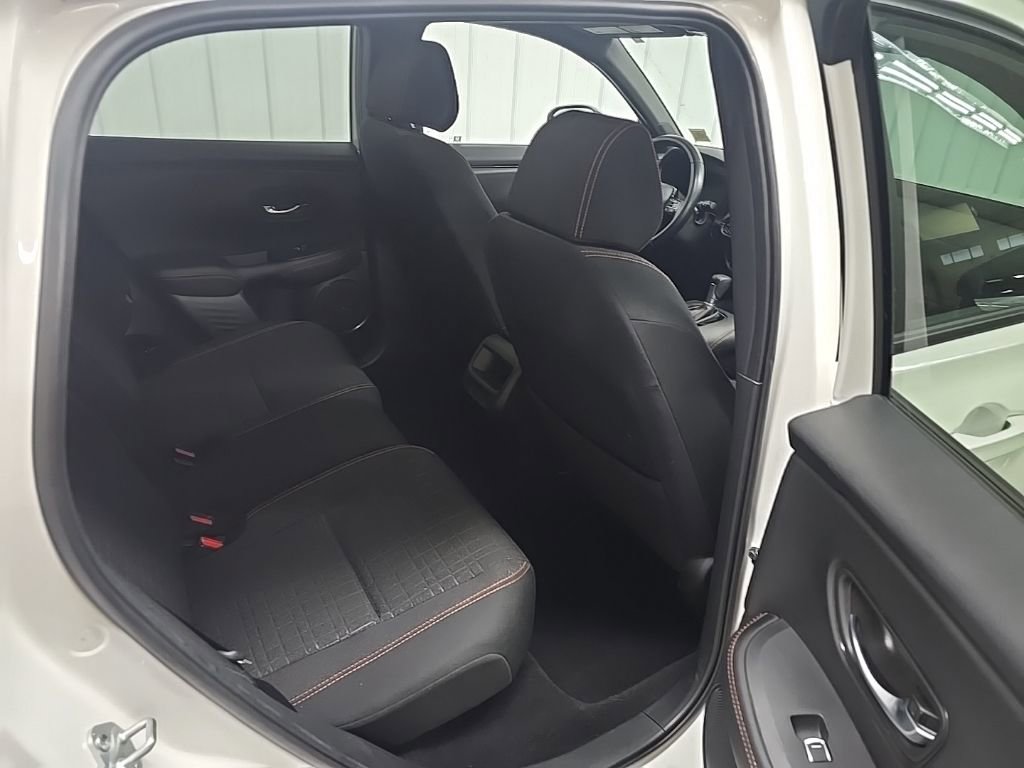 Used 2025 Honda HR-V Sport image 17