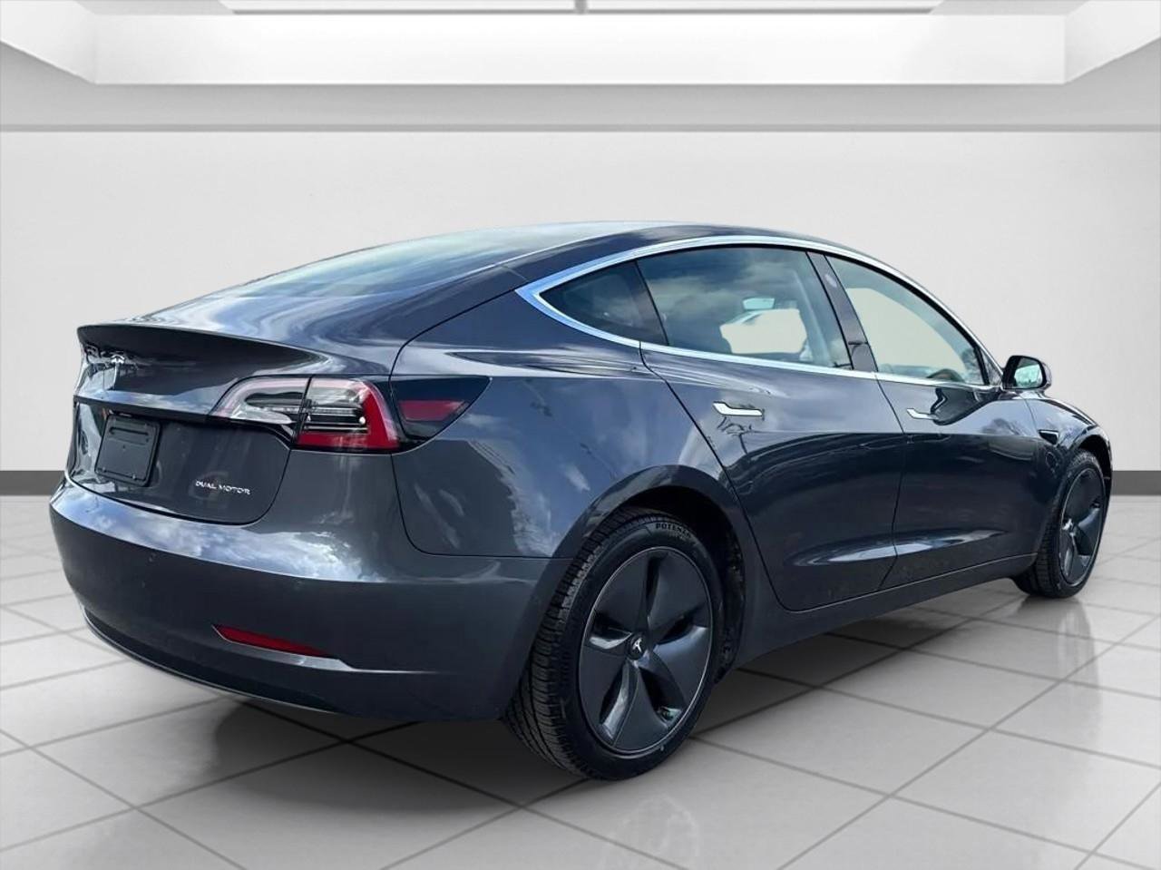 Used 2019 Tesla Model 3 Long Range image 9