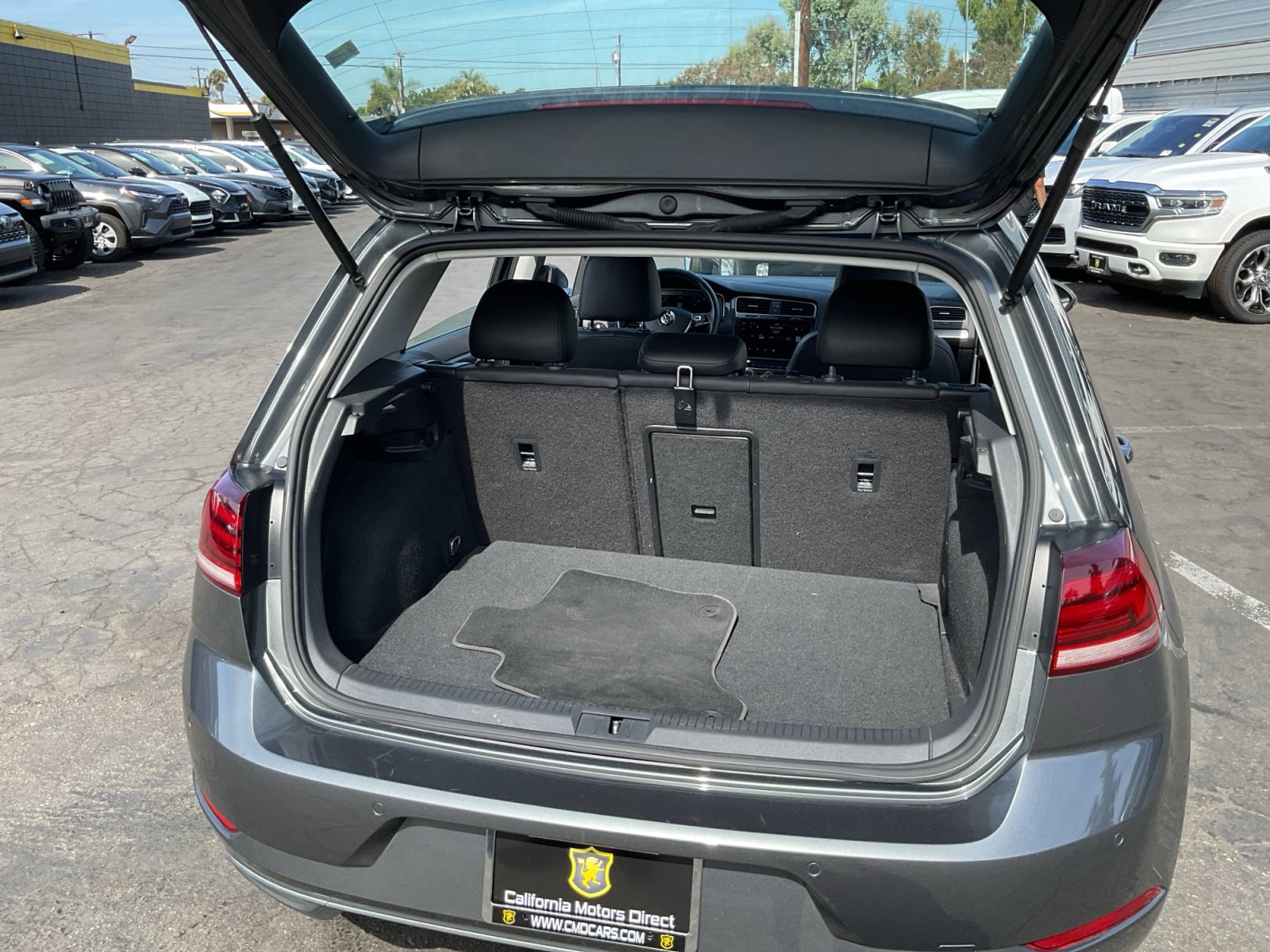 Used 2019 Volkswagen e-Golf SEL Premium FWD image 25