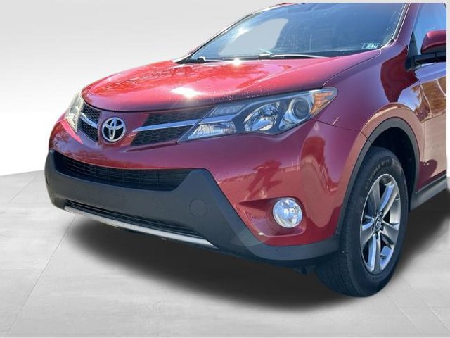 Used 2015 Toyota RAV4 XLE w/ Four Season Floor Mat Package AWD/4WD image 6