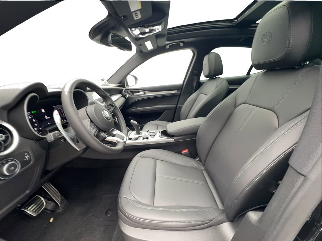 New 2025 Alfa Romeo Stelvio Sprint w/ Convenience Package image 29