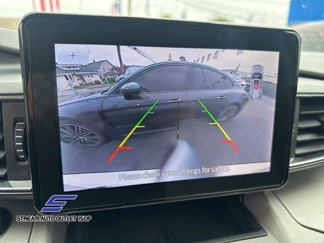 Used 2023 Ford Explorer XLT w/ Equipment Group 202A image 26