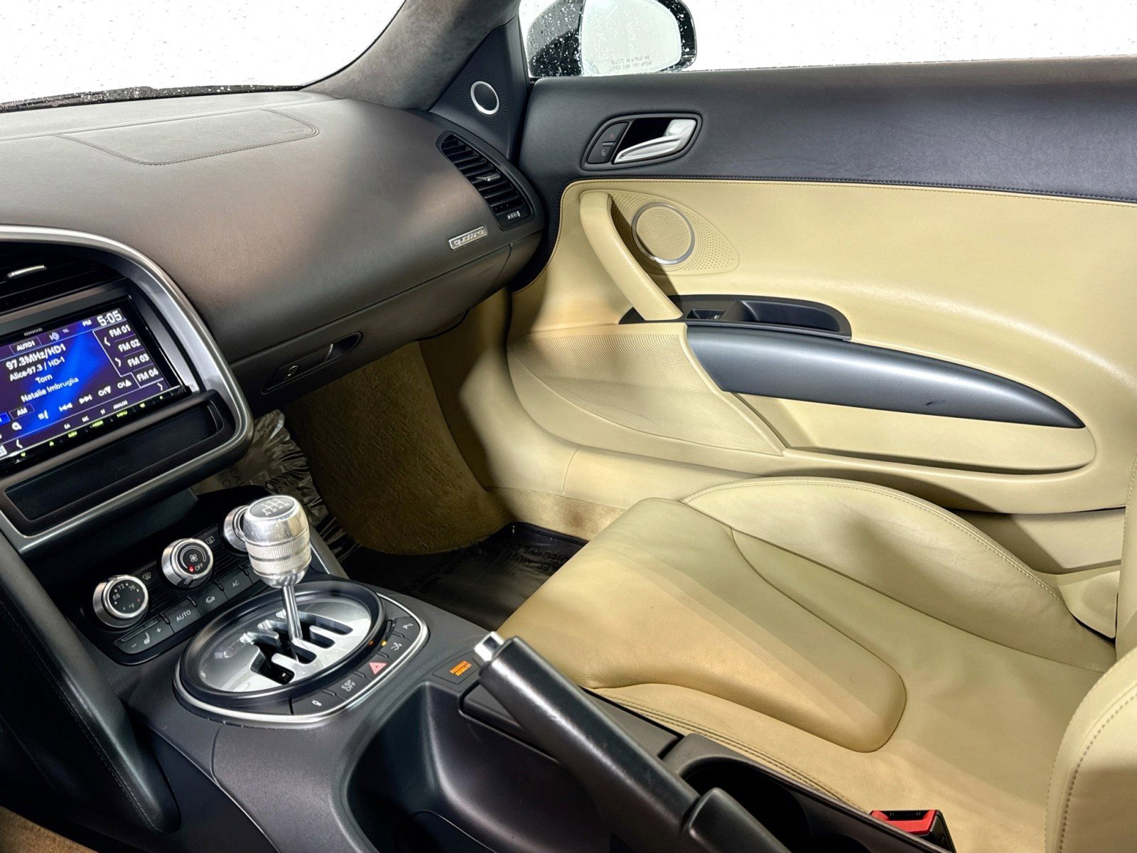 Used 2009 Audi R8 V8 image 21