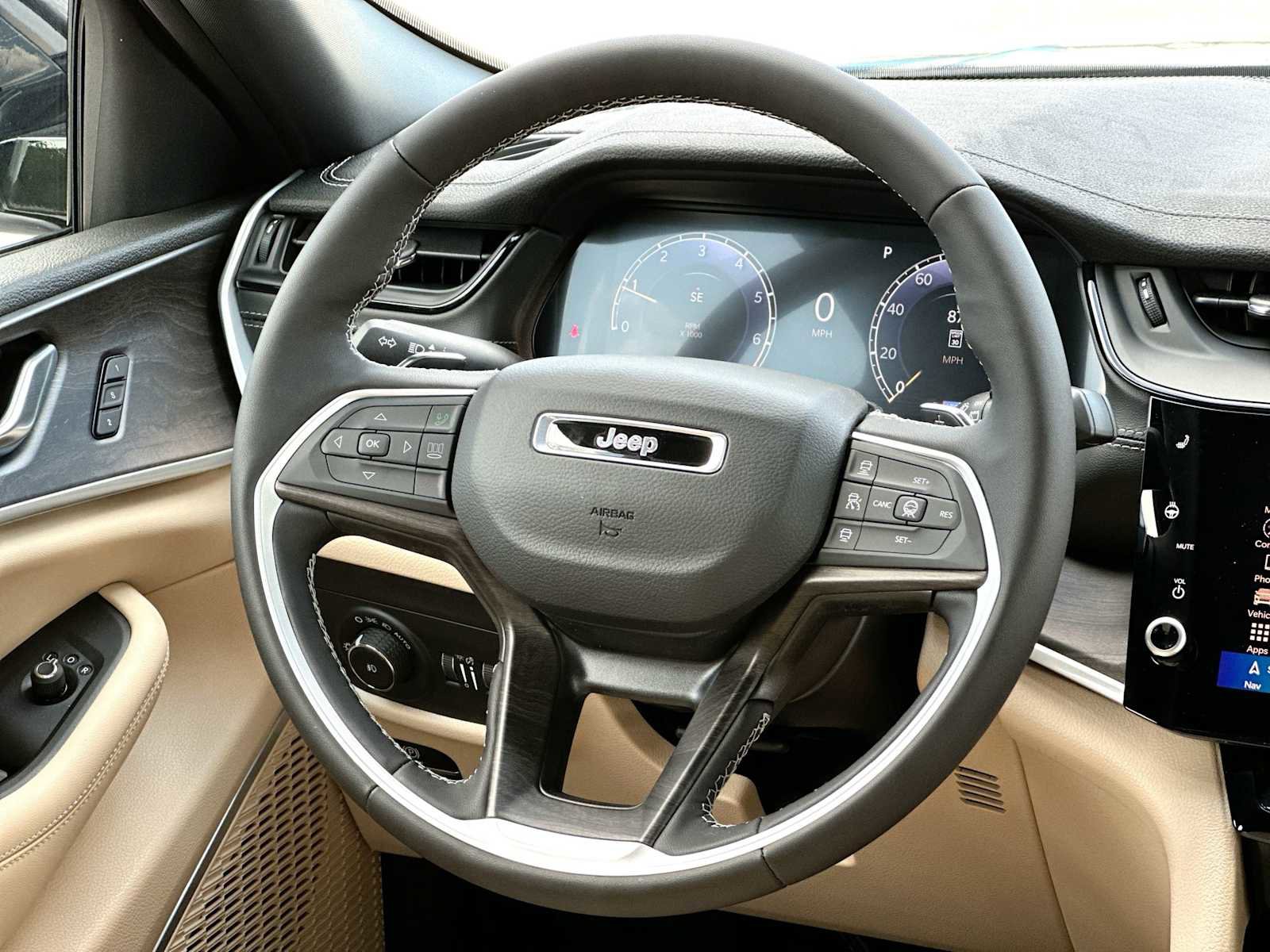 New 2026 Jeep Grand Cherokee L Limited RWD image 27