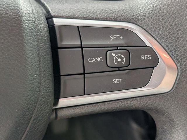 Used 2023 Jeep Compass Sport image 15