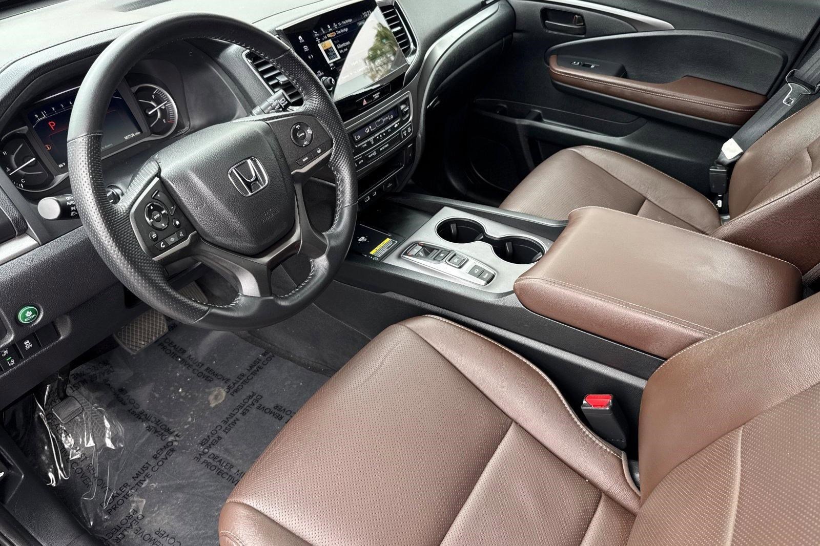Certified 2025 Honda Passport EX-L image 4