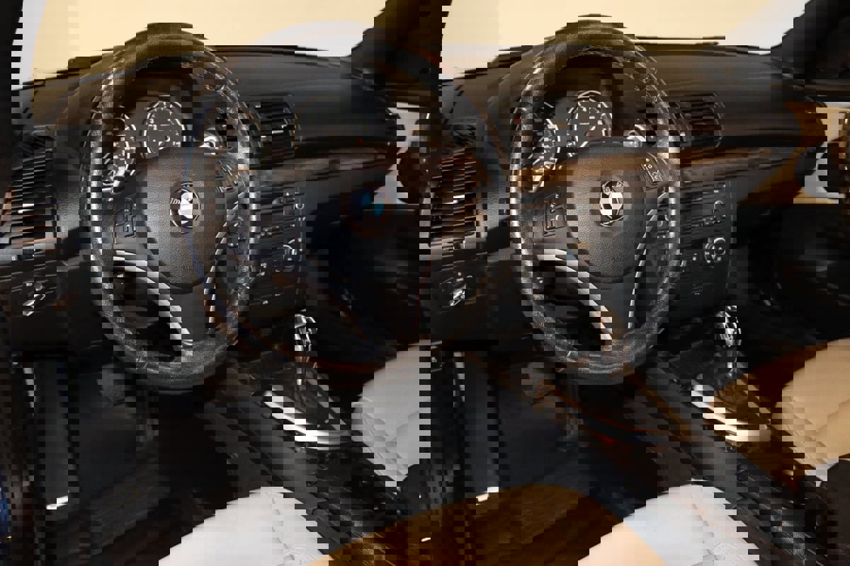 Used 2012 BMW 135i Convertible image 40