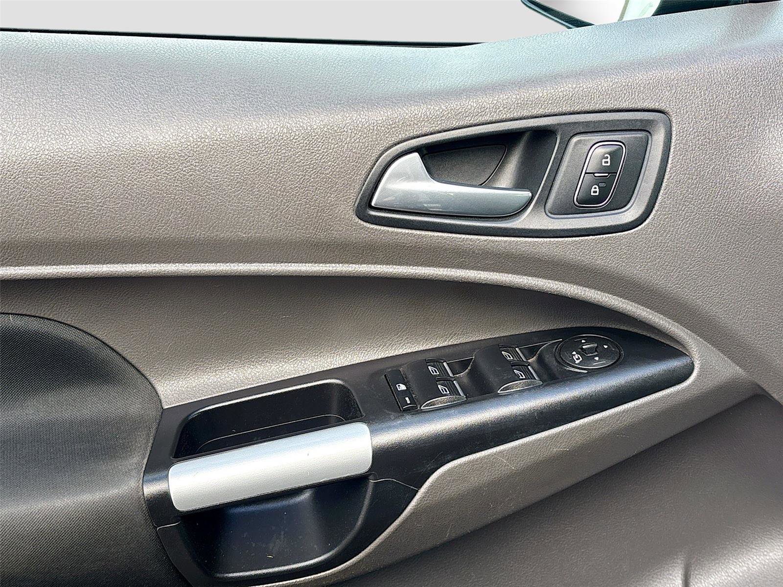 Used 2021 Ford Transit Connect XLT image 19