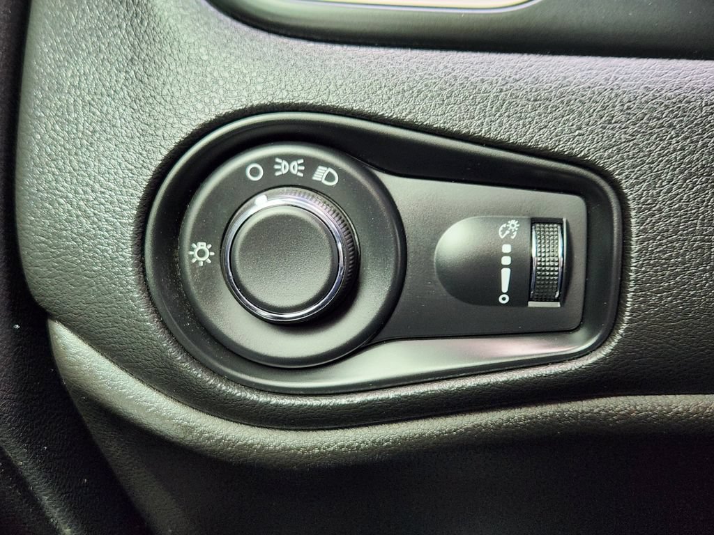 Used 2017 Jeep Renegade Sport w/ Power & Air Group AWD/4WD image 13