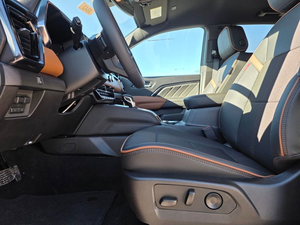 New 2026 GMC Canyon AT4 w/ Nightfall Edition AWD/4WD image 11