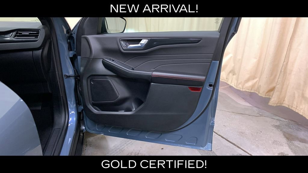 Certified 2023 Ford Escape ST-Line Select AWD/4WD image 11