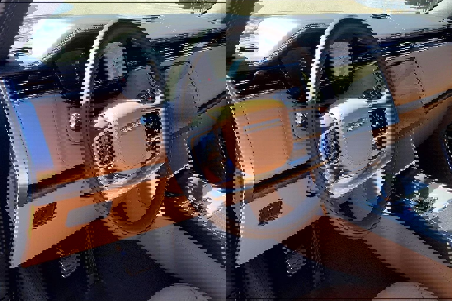 New 2026 Land Rover Range Rover SE image 8