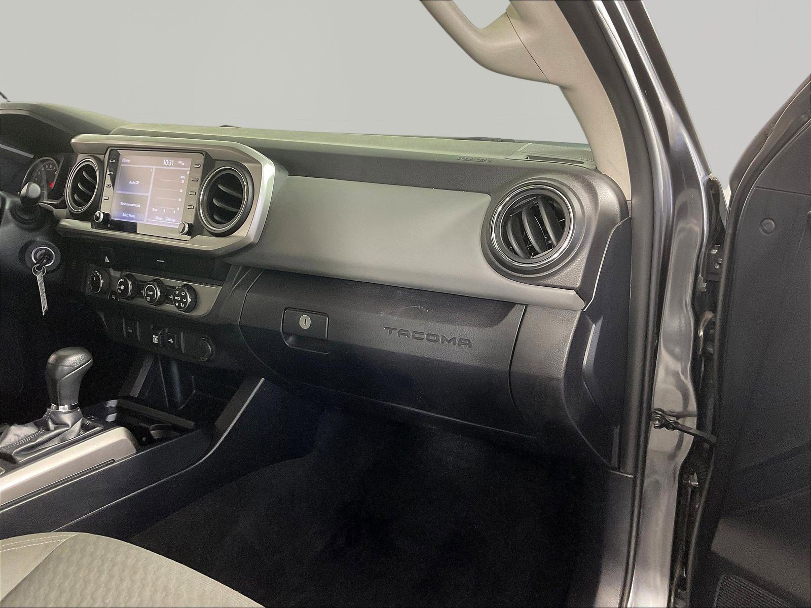 Used 2020 Toyota Tacoma SR5 AWD/4WD image 27