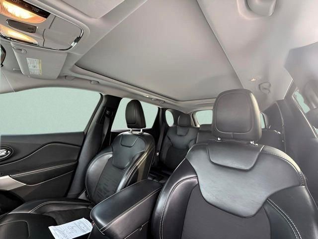 Used 2022 Jeep Cherokee Latitude w/ Sun & Sound Group image 18