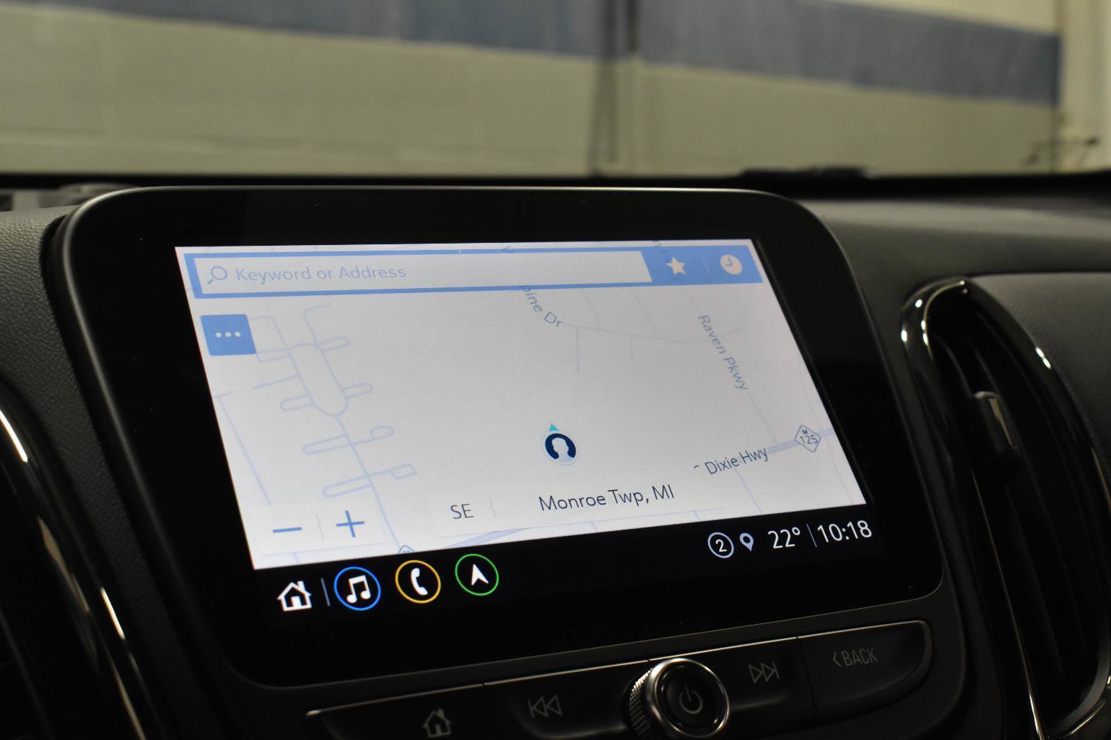 Used 2022 Chevrolet Equinox RS w/ RS Leather Package image 17