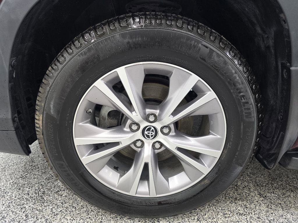 Used 2016 Toyota Highlander Plus FWD image 31