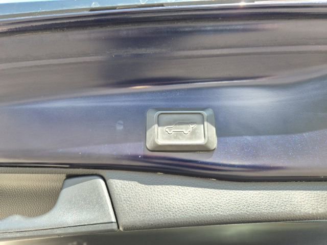 Used 2021 Toyota RAV4 XSE w/ Weather Package image 9