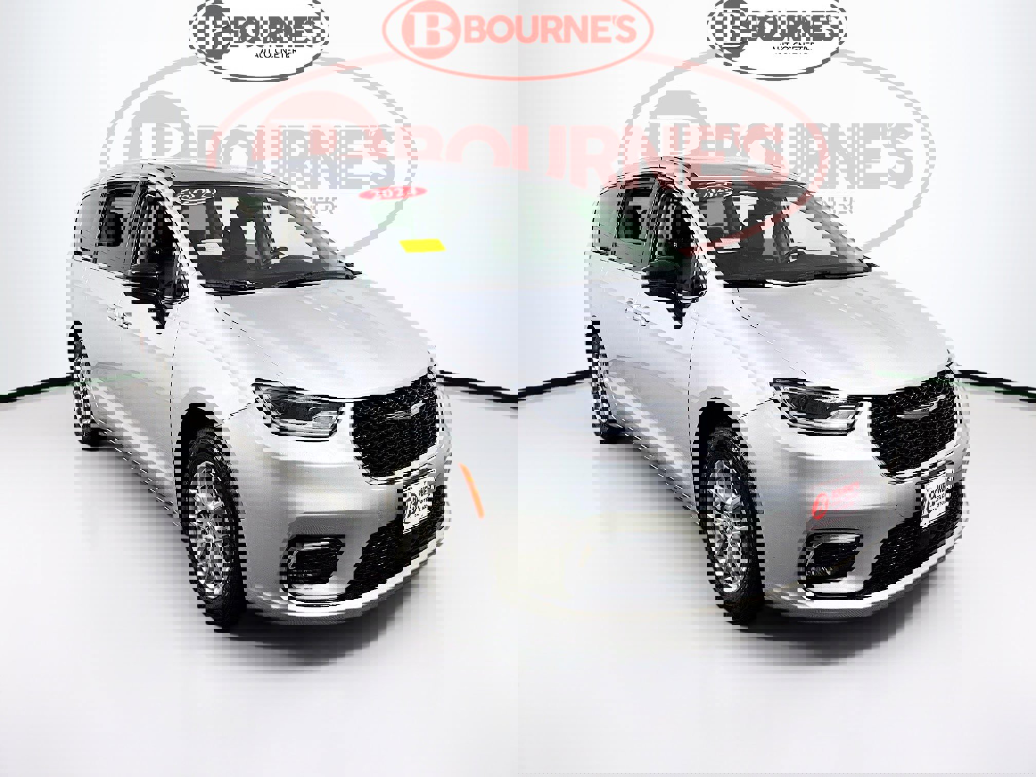 Used 2024 Chrysler Pacifica Touring-L image 1