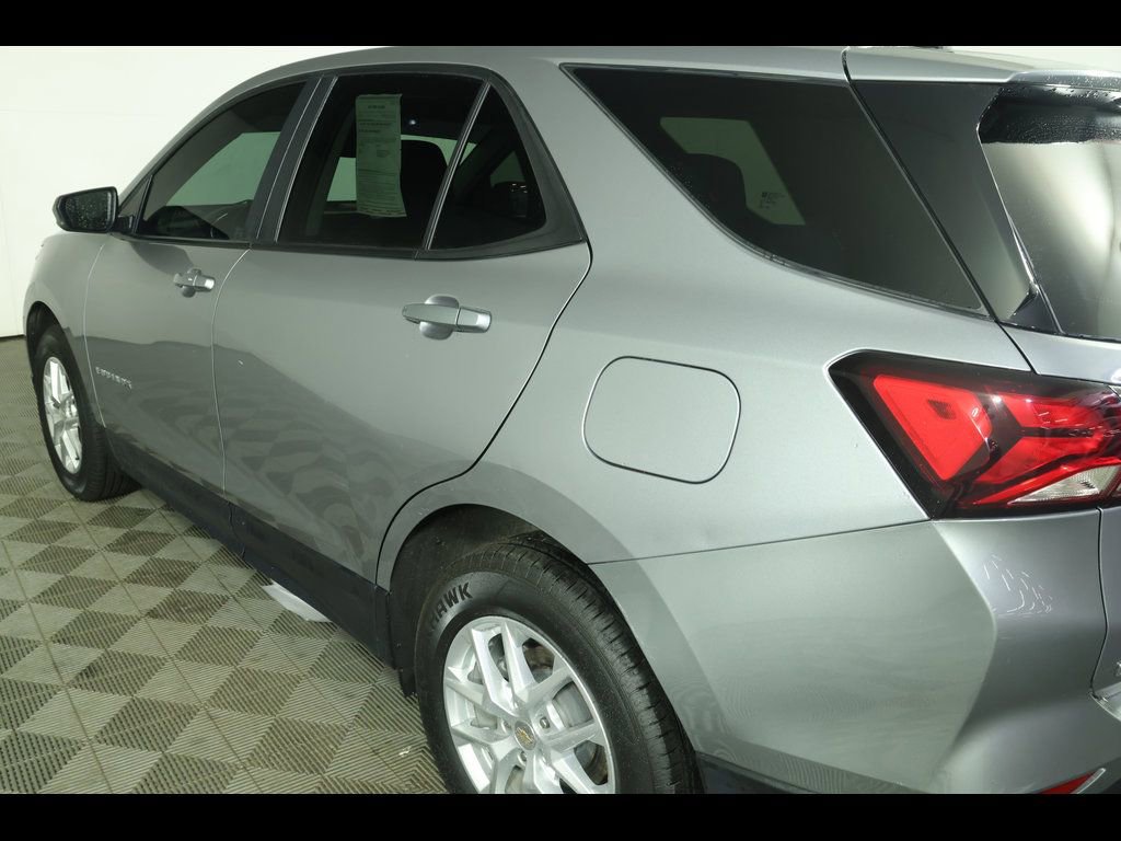 Used 2024 Chevrolet Equinox LS w/ LS Convenience Package image 17