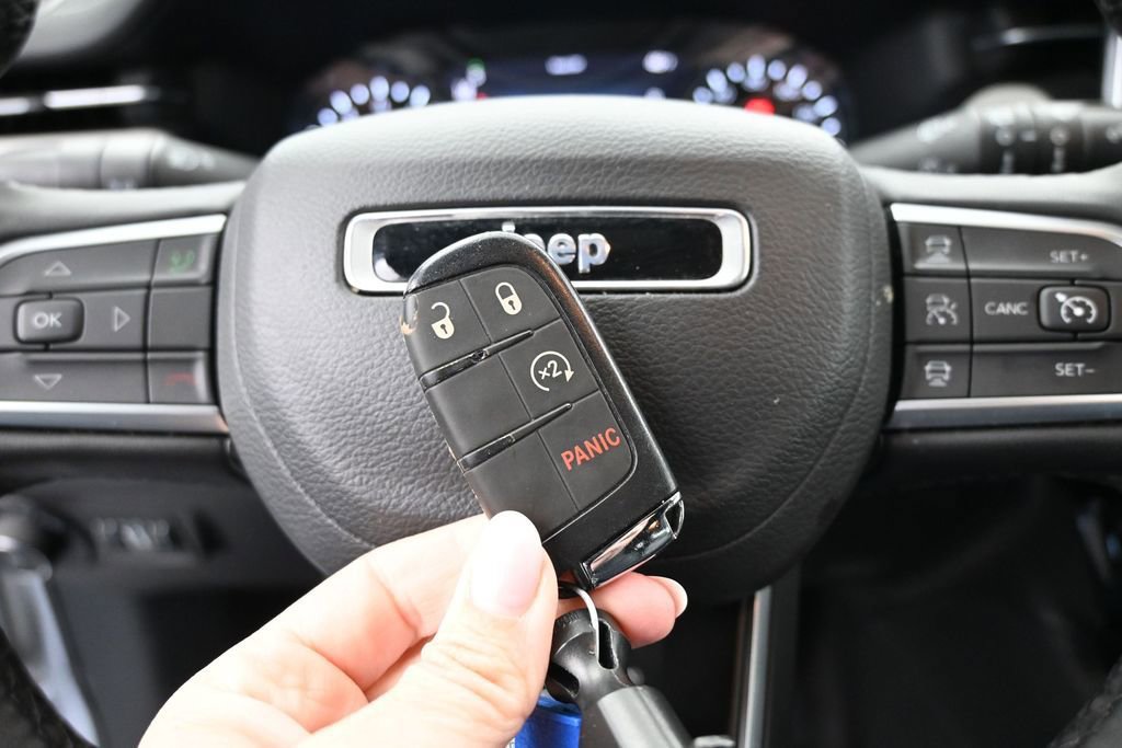 Used 2025 Jeep Compass Limited AWD/4WD image 36