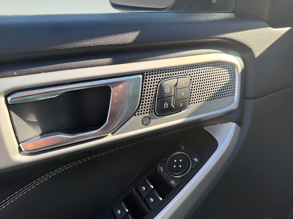 Used 2022 Ford Explorer Limited w/ Equipment Group 301A image 26