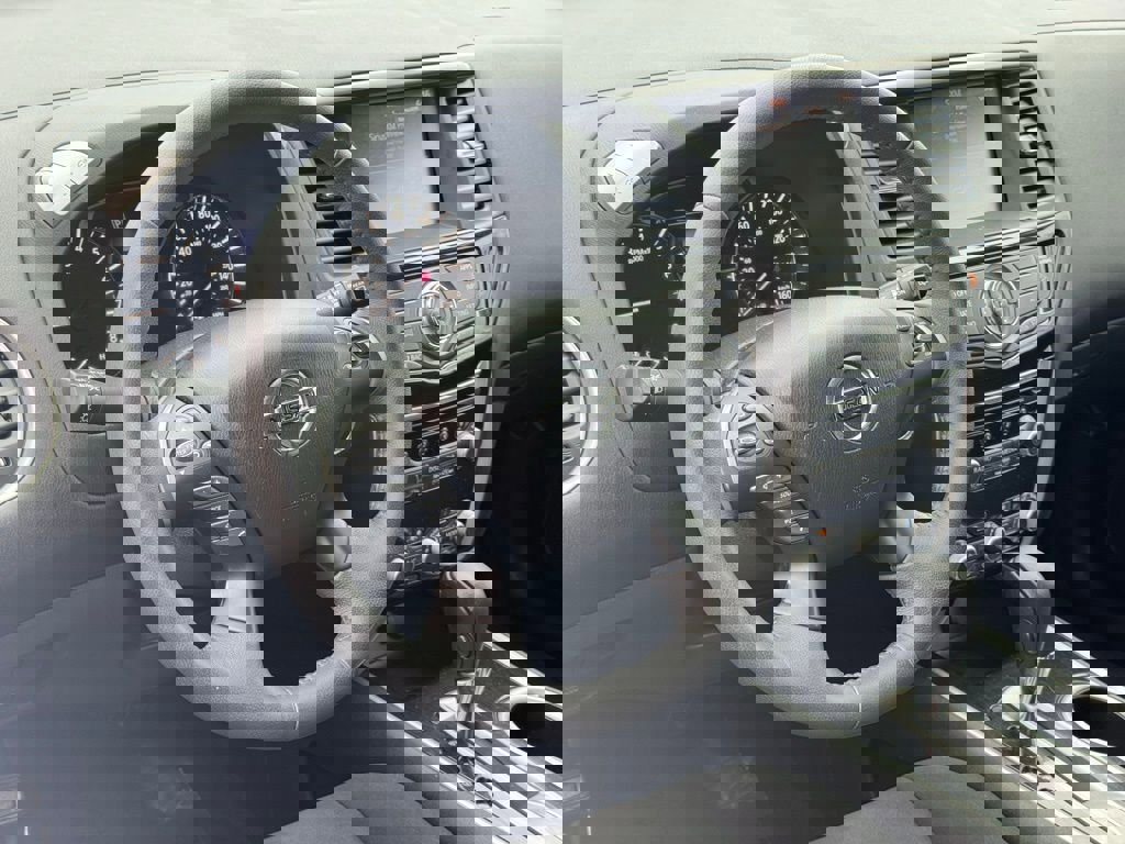 Used 2017 Nissan Pathfinder SV image 23