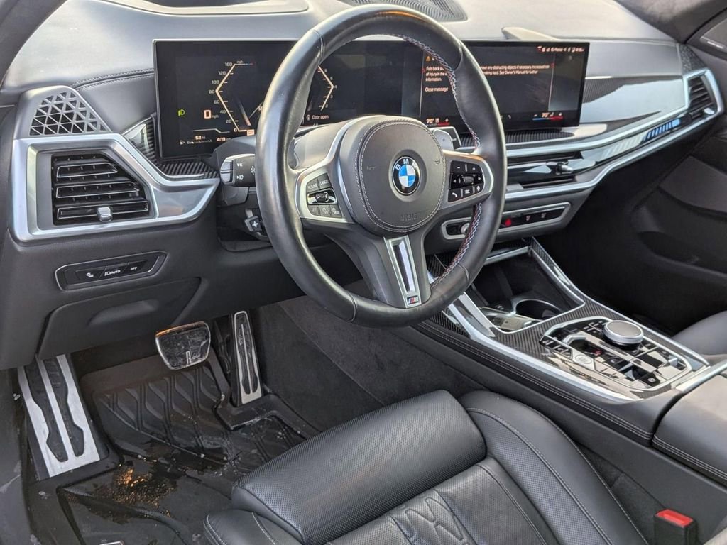Used 2025 BMW X7 M60i w/ Climate Comfort Package AWD/4WD image 11