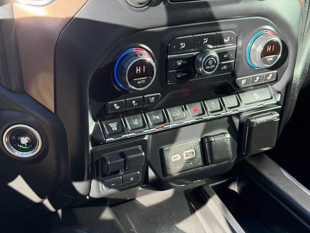 Used 2020 Chevrolet Silverado 2500 High Country w/ Technology Package AWD/4WD image 15