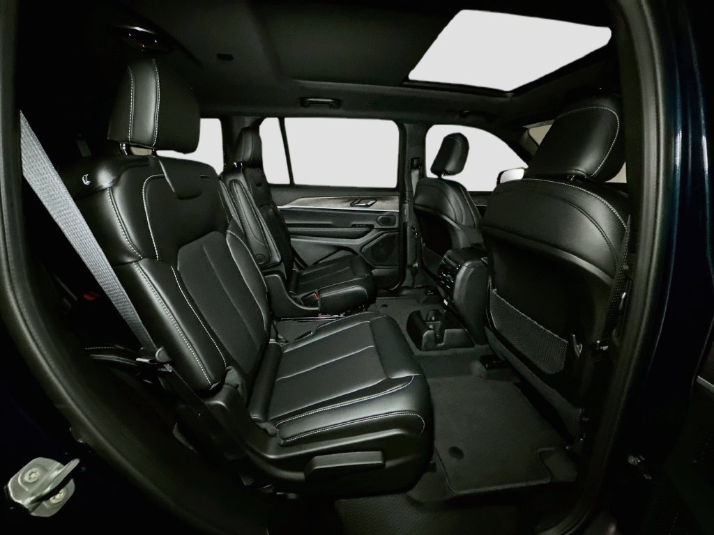 New 2027 Jeep Grand Cherokee L Limited AWD/4WD image 32