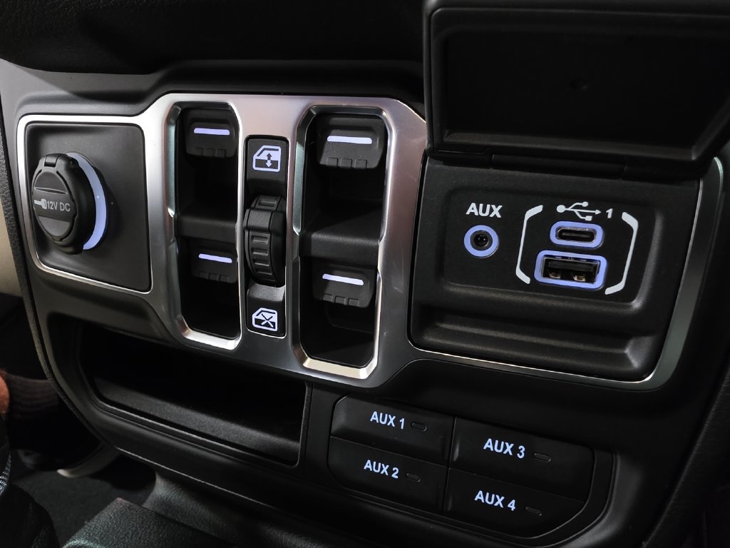 New 2026 Jeep Gladiator Sport AWD/4WD image 18