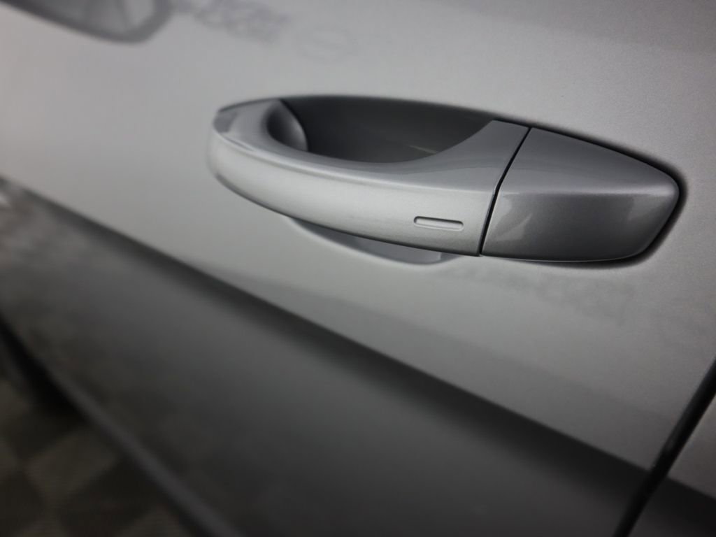 Used 2024 Volkswagen Atlas SE image 35