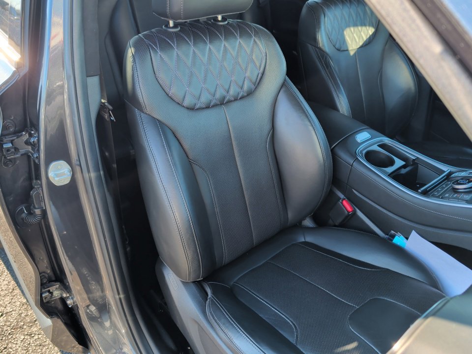 Used 2022 Hyundai Santa Fe Calligraphy image 32