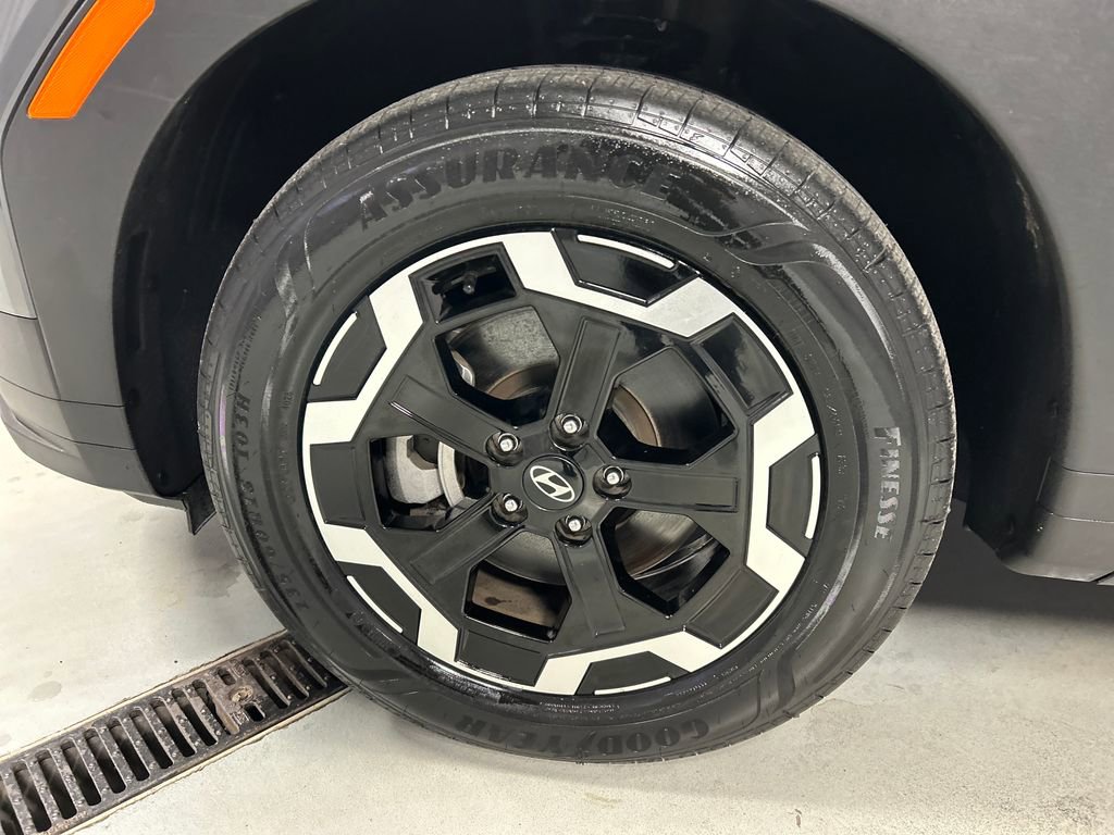 Used 2025 Hyundai Santa Fe SEL image 9