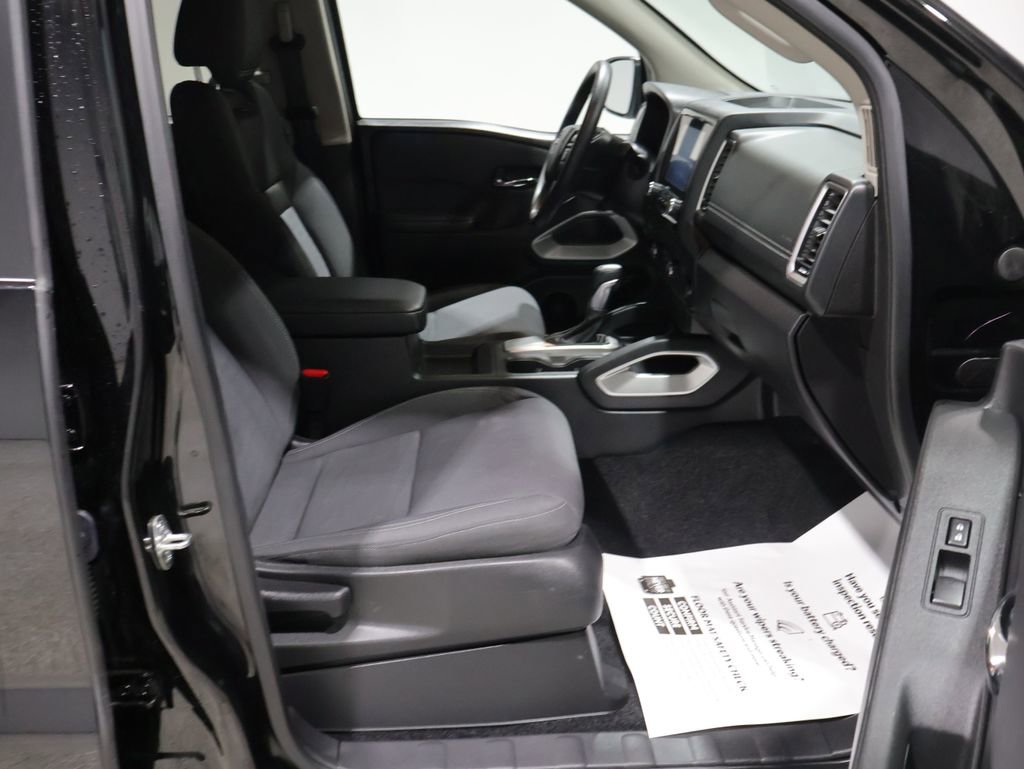 Used 2024 Nissan Frontier SV image 22